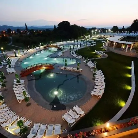 Veliki Porodicni Apartaman 公寓 *