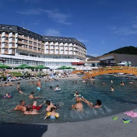 Veliki Porodicni Apartaman 公寓